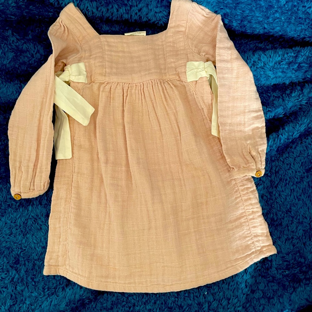 Girls gauze dress size 3, soft